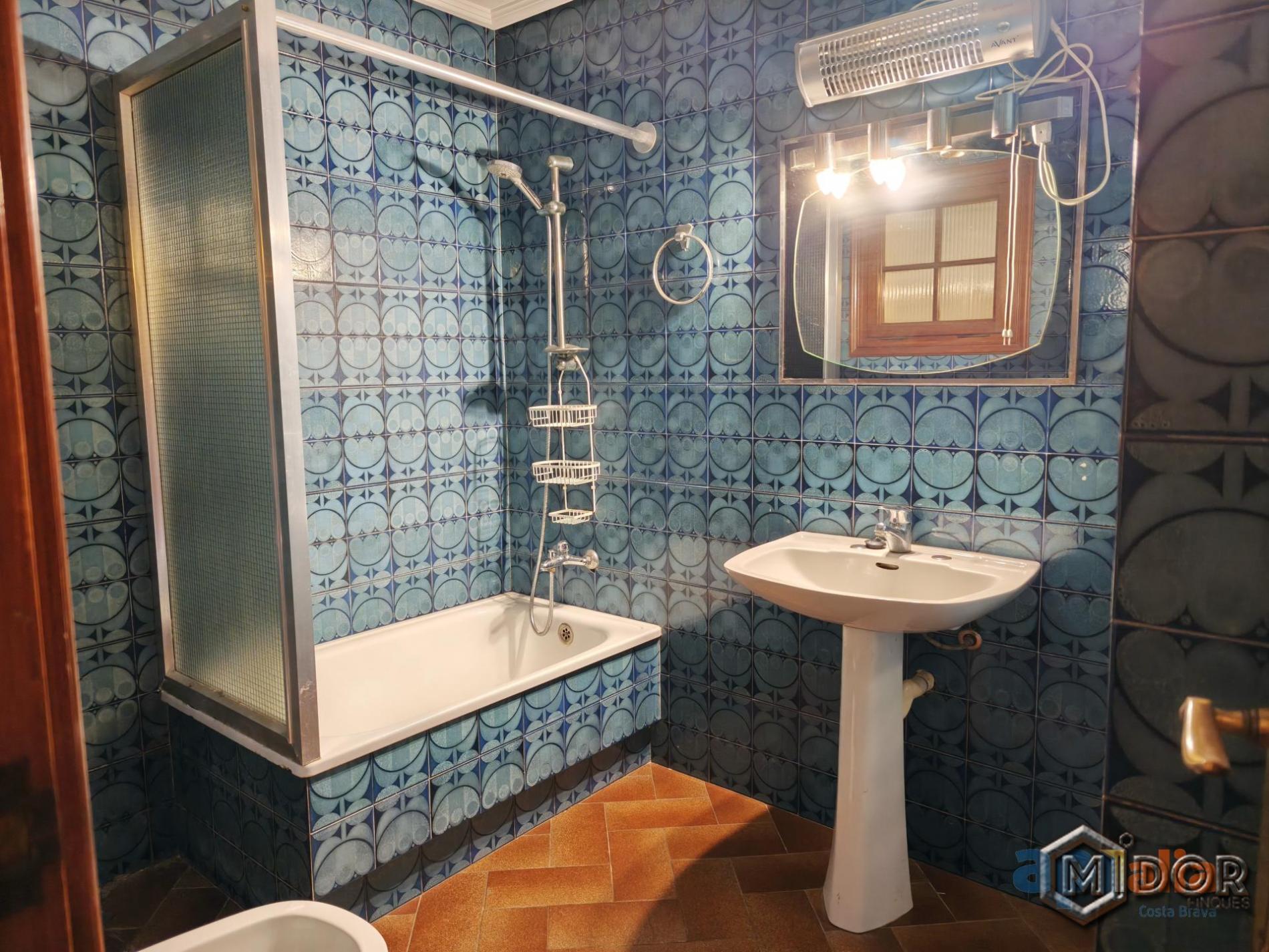 CASA A REFORMAR EN CALONGE