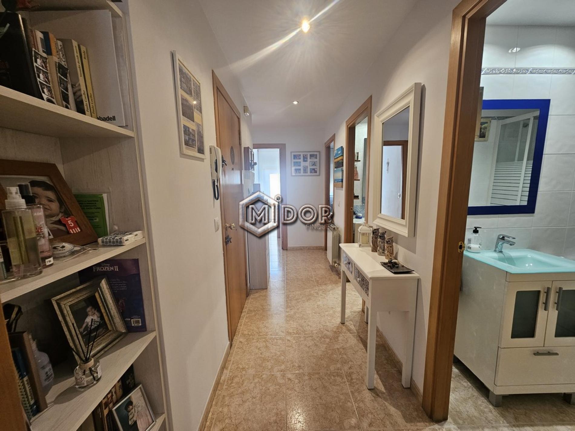 AMPLI I LLUMINÓS APARTAMENT A SANT FELIU DE GUÍXOLS (ZONA ESCLAT)
