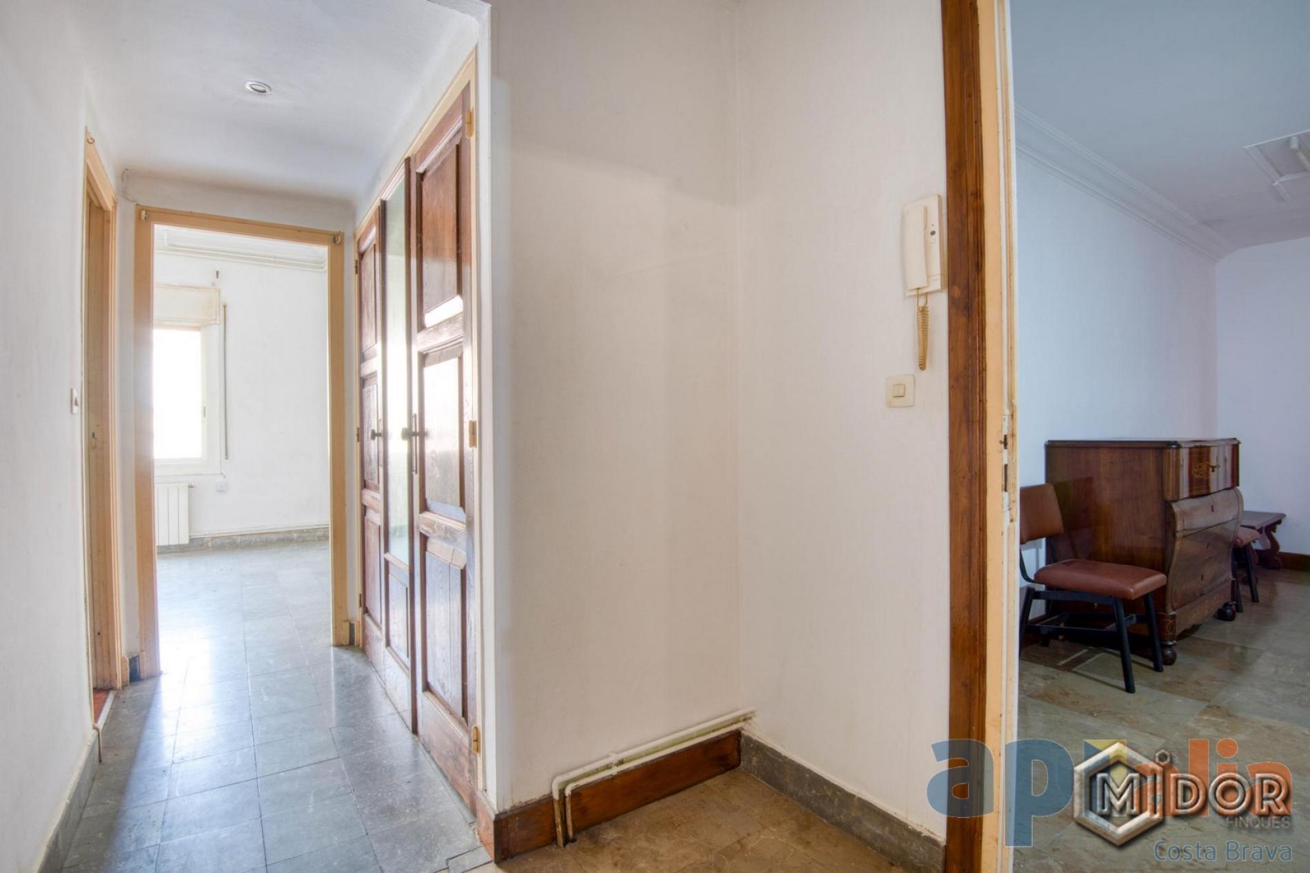 APARTAMENT PER REFORMAR A 170m DE LA PLATJA