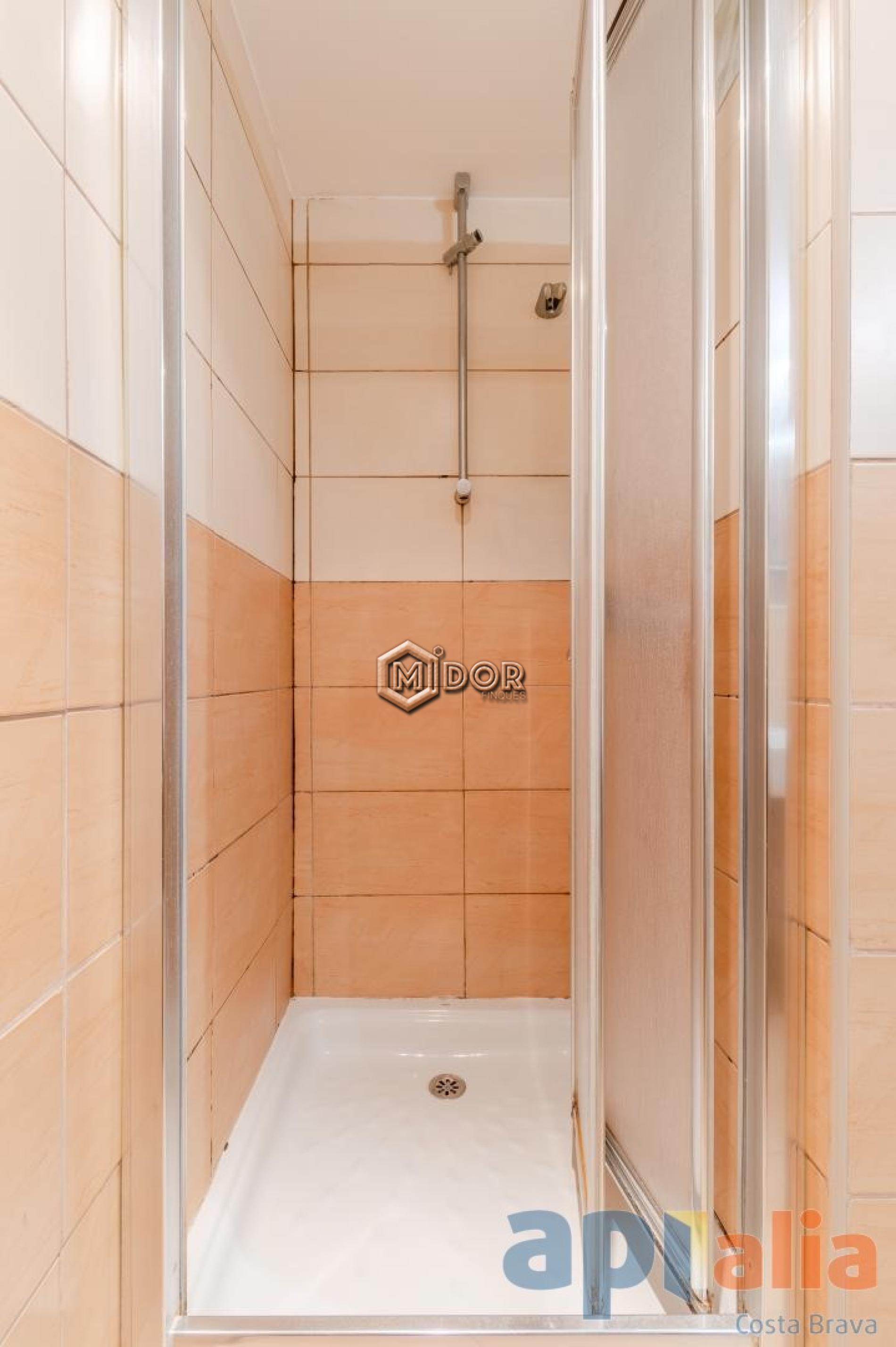 APARTMENT WITH TERRACE IN CASSA DE LA SELVA