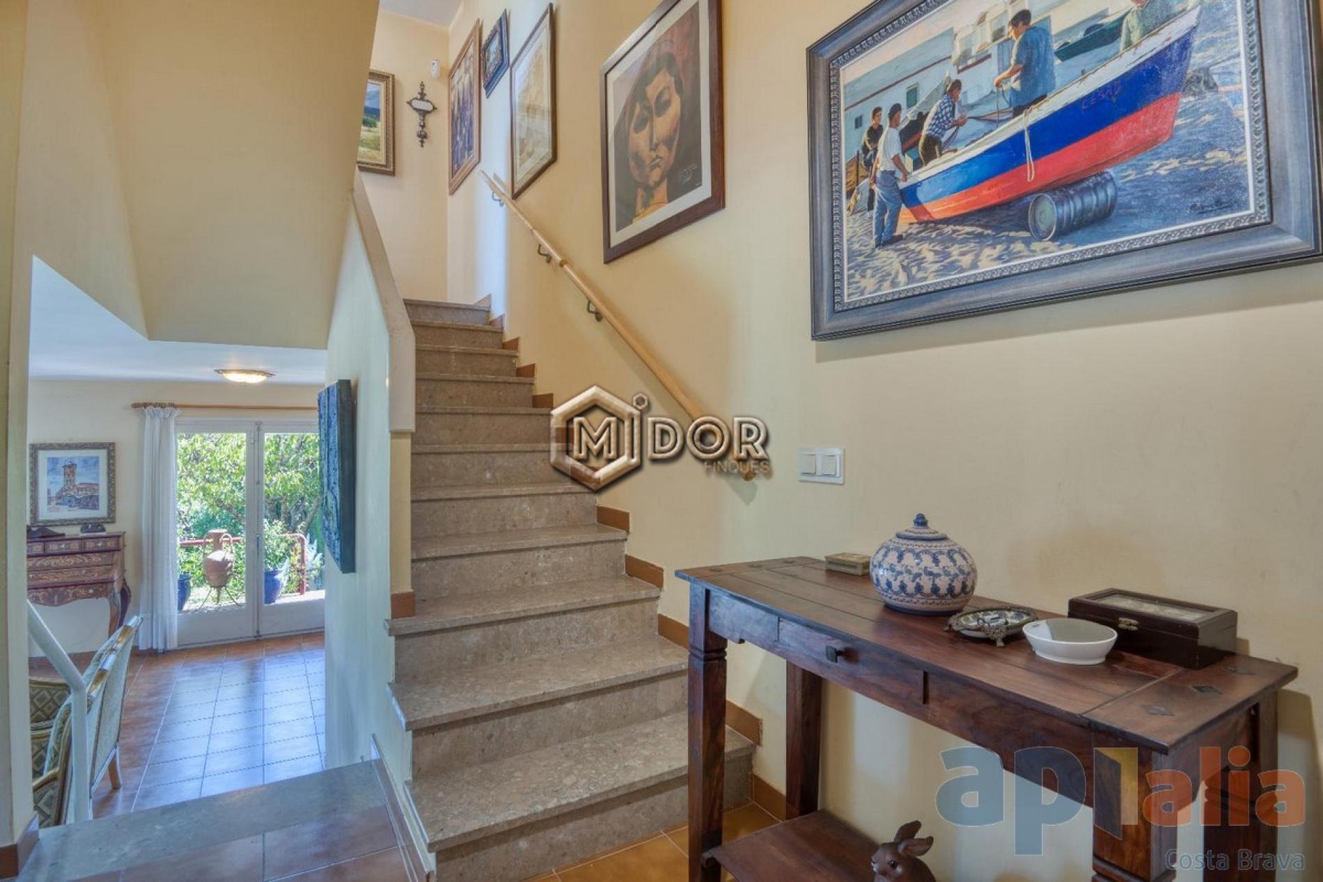 TOWNHOUSE WITH PRIVATE GARDEN IN S’AGARÓ