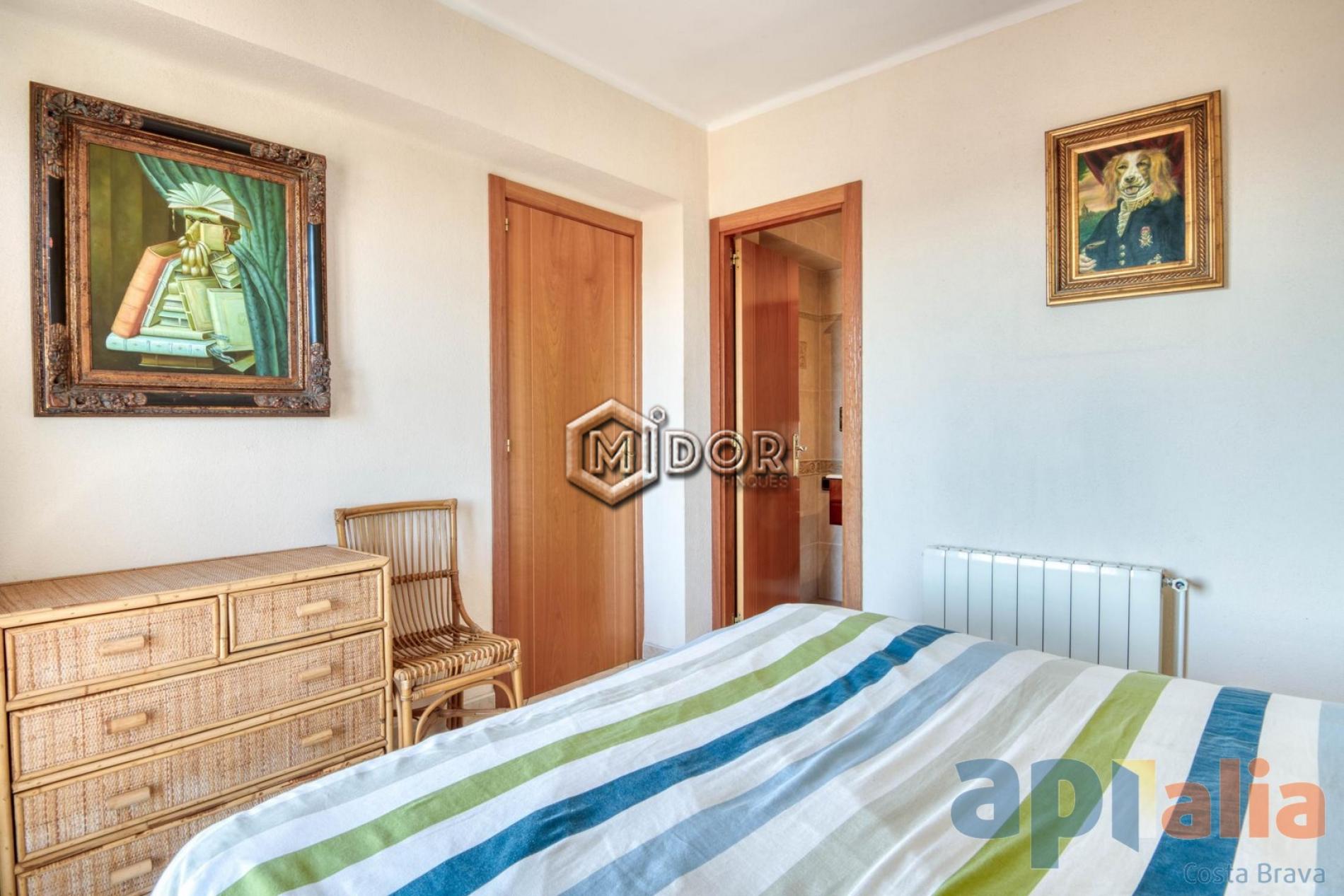 APARTAMENTO CON TERRAZA Y VISTAS (ZONA PORT D'ARO - PLATJA D'ARO)