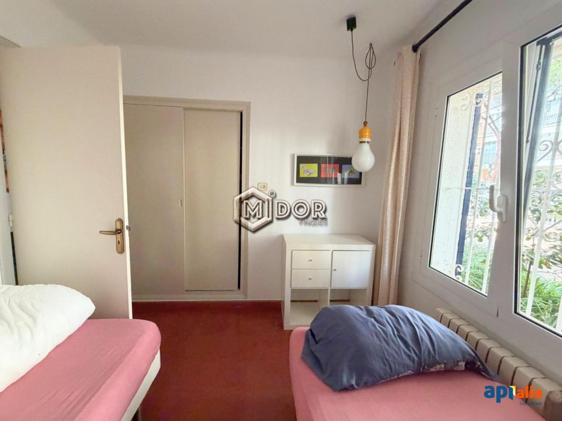 HOUSE WITH PRIVATE GARDEN AND 2 INDEPENDENT HOMES, SECOND LINE FROM THE SEA IN PLATJA D’ARO