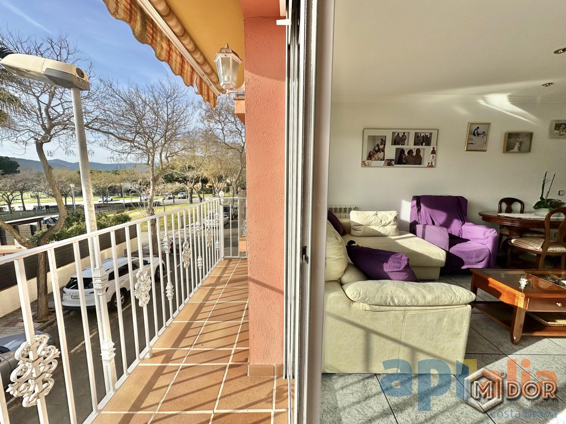 TOWNHOUSE IN THE HEART OF CASTELL-D'ARO