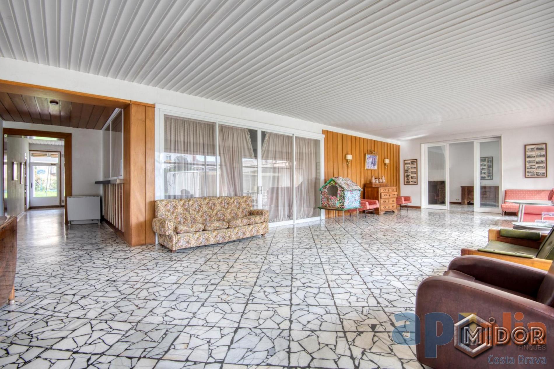 APARTAMENT PER REFORMAR A 170m DE LA PLATJA