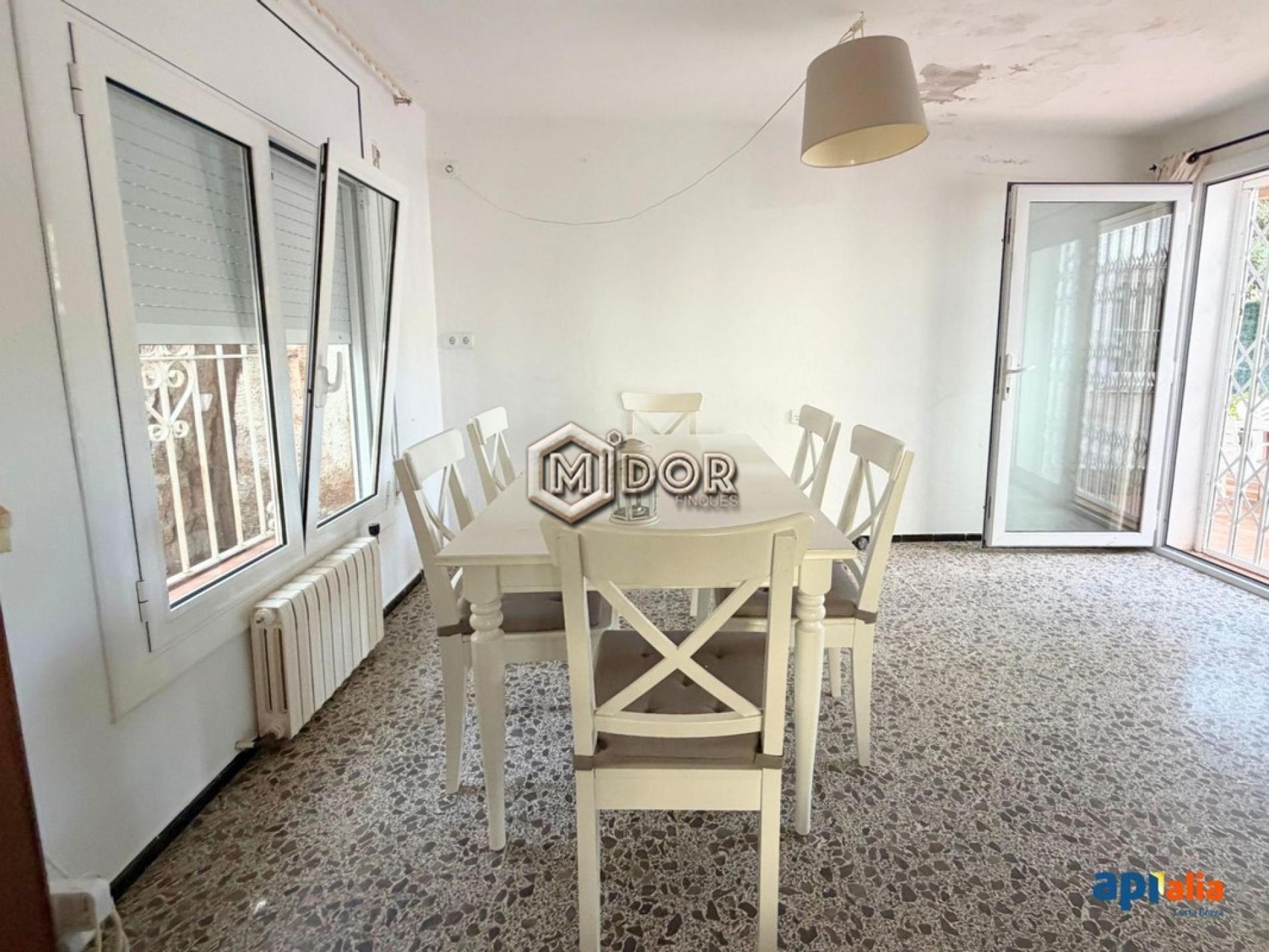 HOUSE WITH PRIVATE GARDEN AND 2 INDEPENDENT HOMES, SECOND LINE FROM THE SEA IN PLATJA D’ARO