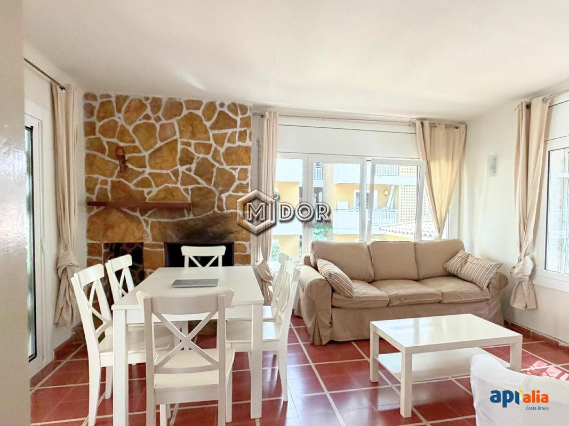 HOUSE WITH PRIVATE GARDEN AND 2 INDEPENDENT HOMES, SECOND LINE FROM THE SEA IN PLATJA D’ARO