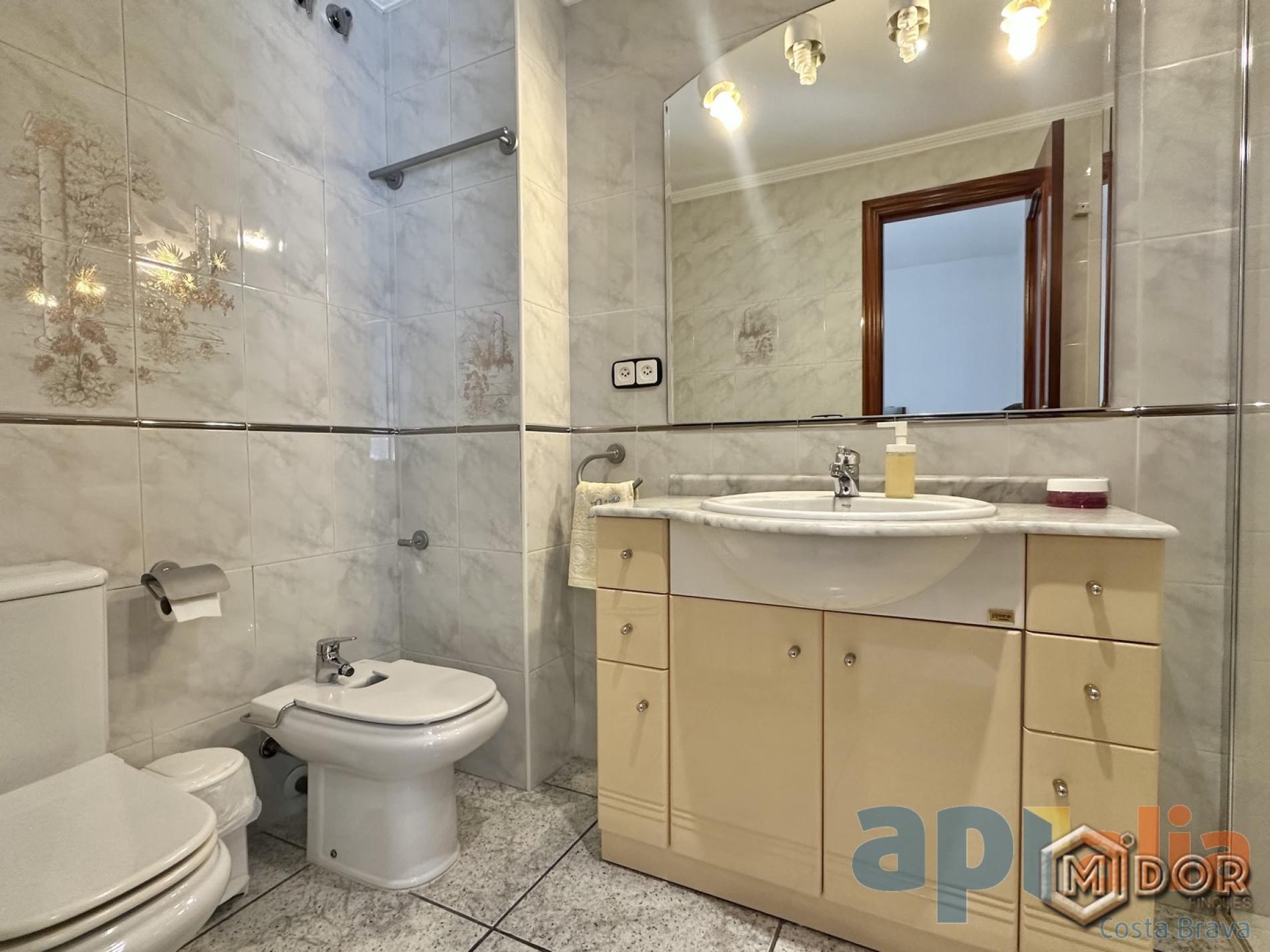 TOWNHOUSE IN THE HEART OF CASTELL-D'ARO