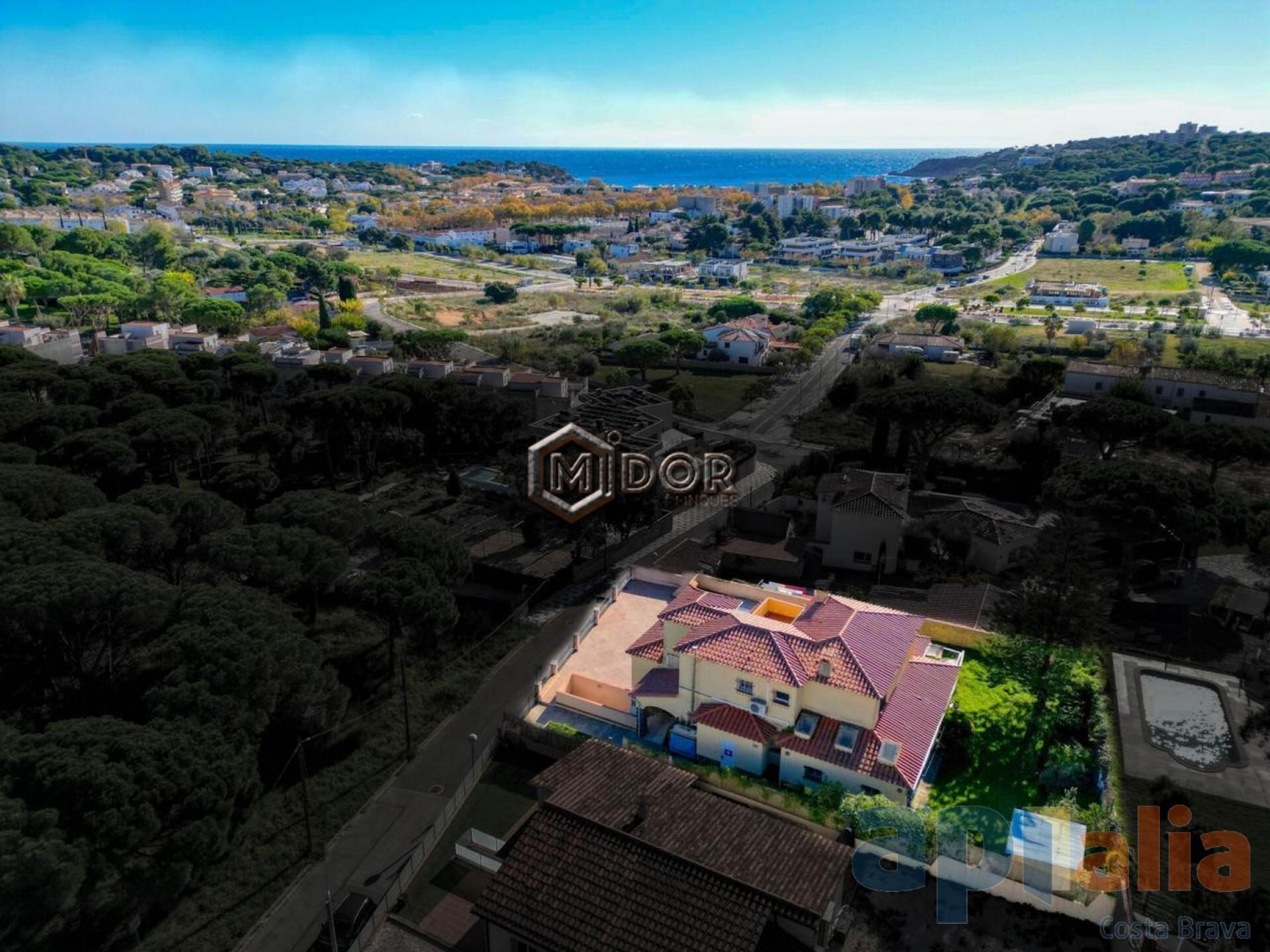 CASA AMB JARDÍ I PISCINA A S'AGARÓ