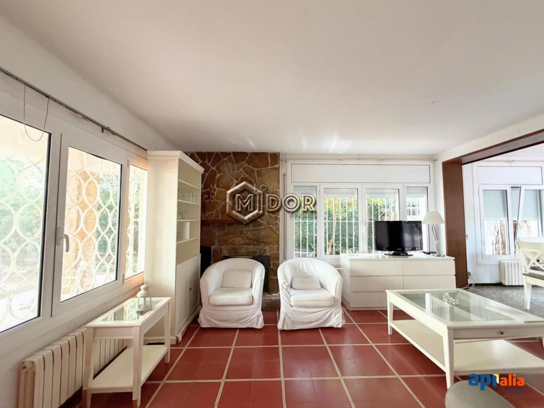 HOUSE WITH PRIVATE GARDEN AND 2 INDEPENDENT HOMES, SECOND LINE FROM THE SEA IN PLATJA D’ARO