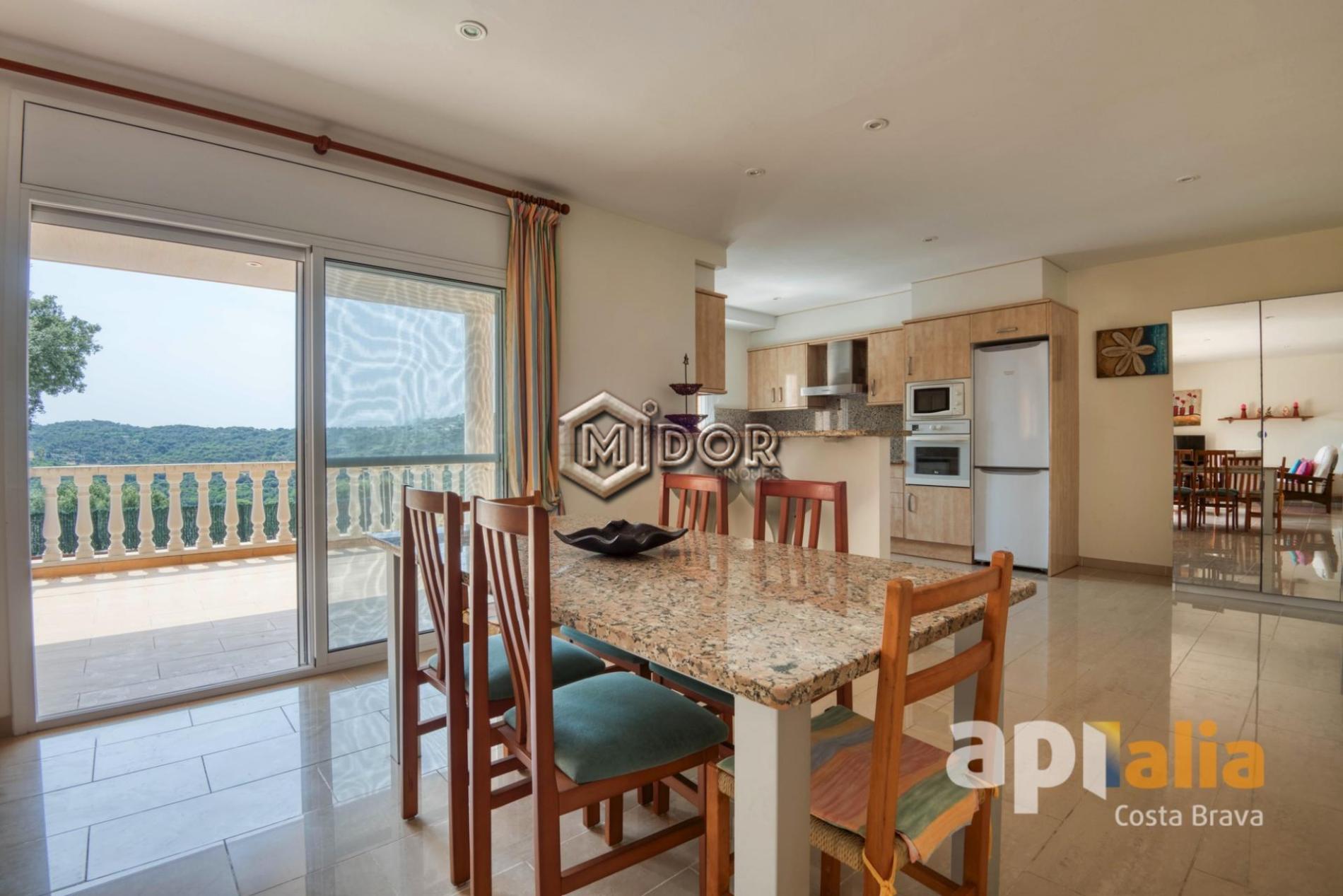 HOUSE WITH POOL IN CALONGE