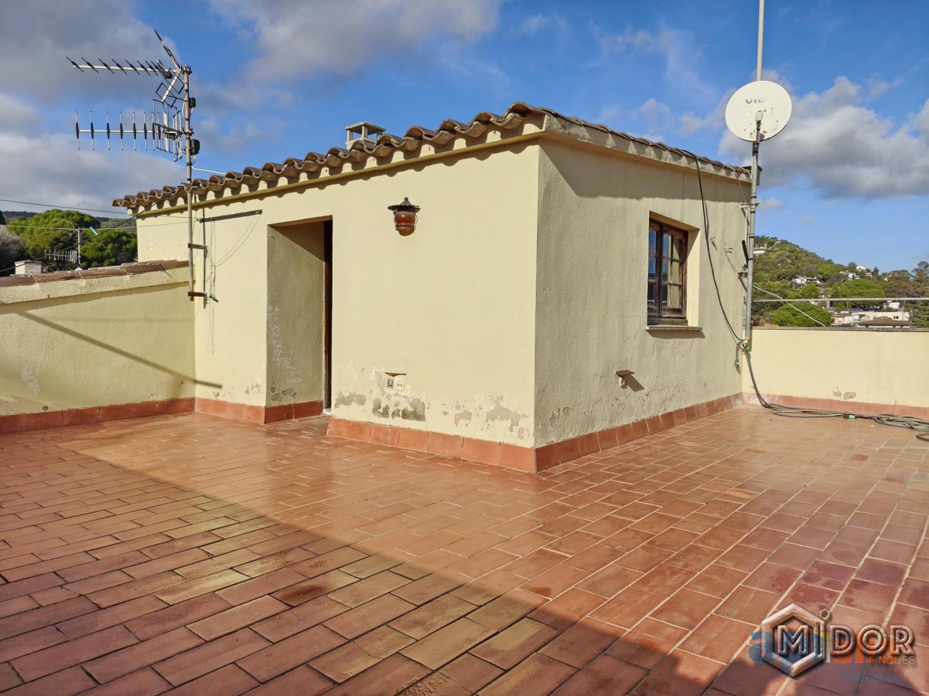 CASA A REFORMAR EN CALONGE