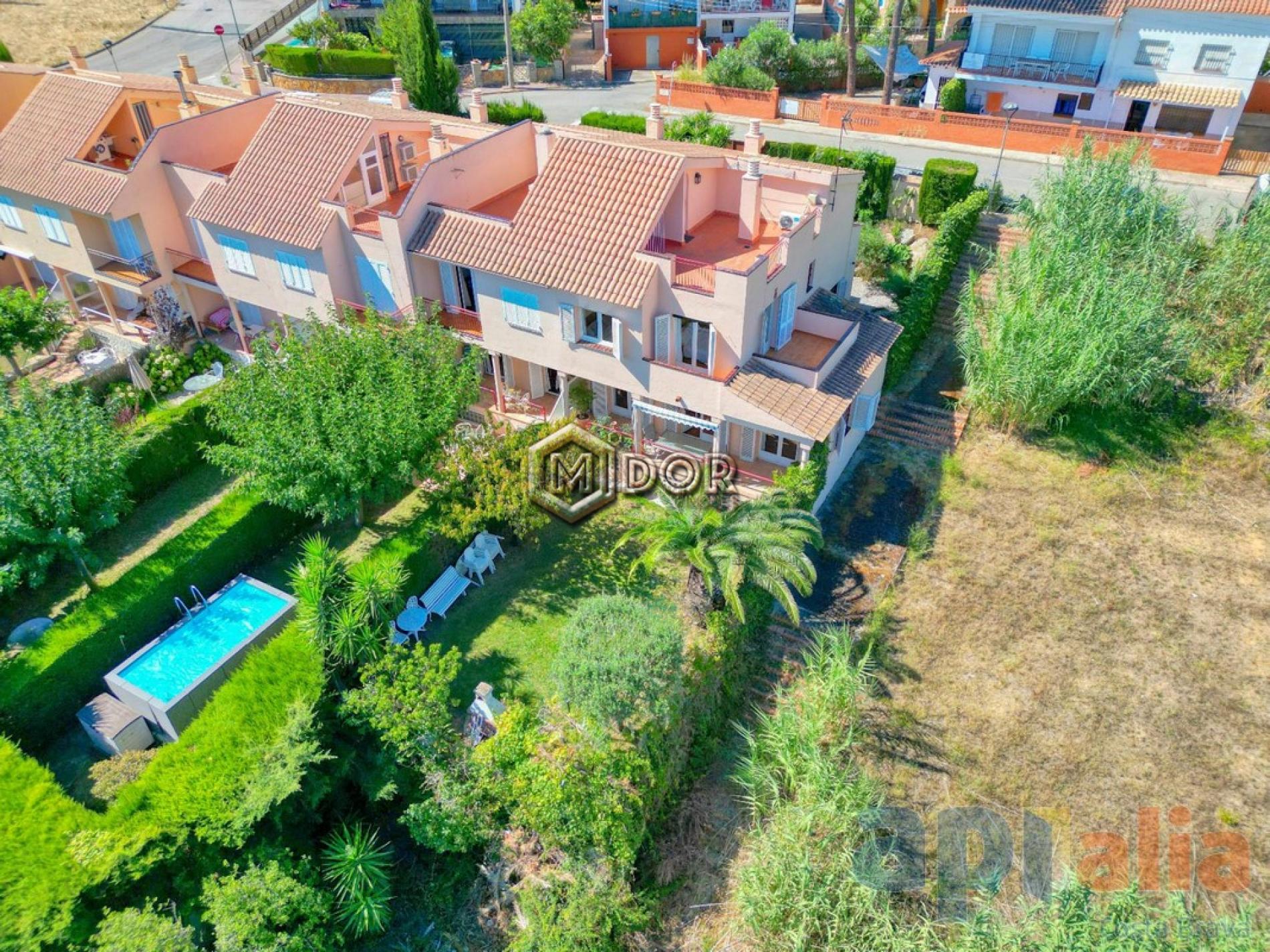 TOWNHOUSE WITH PRIVATE GARDEN IN S’AGARÓ