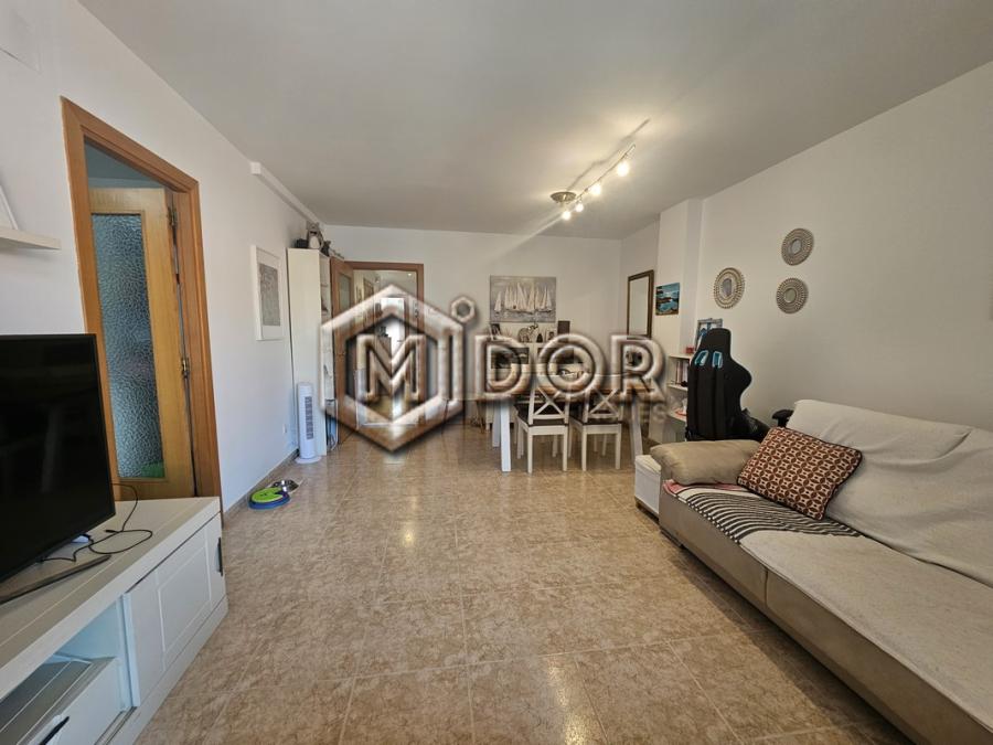 AMPLI I LLUMINÓS APARTAMENT A SANT FELIU DE GUÍXOLS (ZONA ESCLAT)