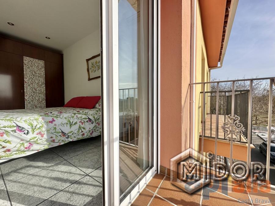 TOWNHOUSE IN THE HEART OF CASTELL-D'ARO