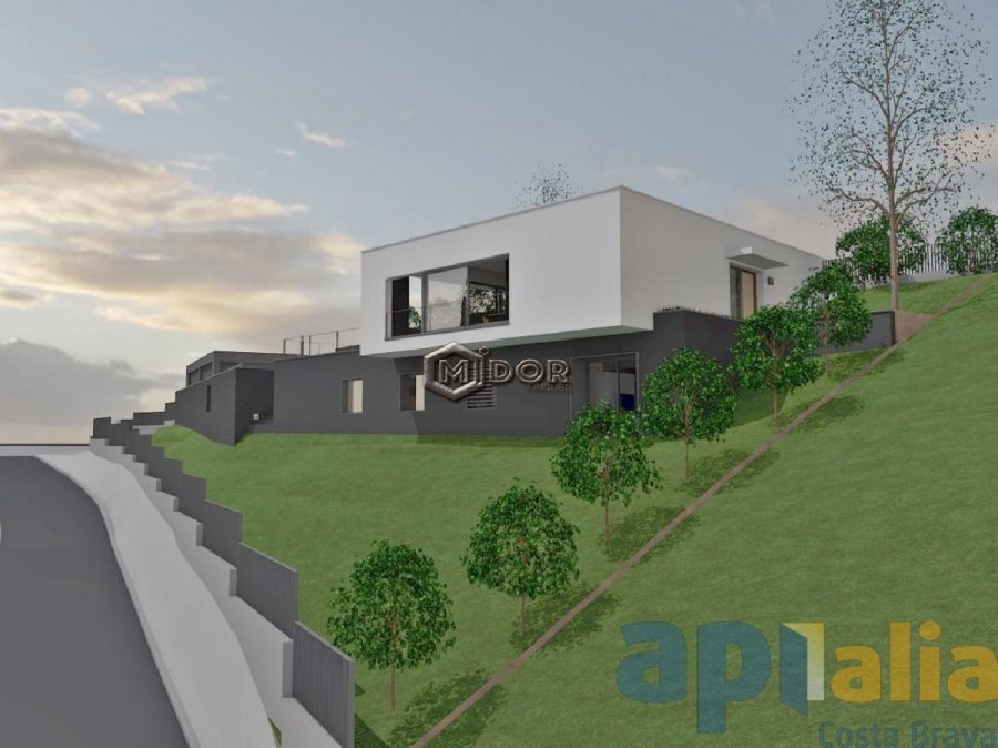 Parcel·la amb fantàstiques vistes al mar + projecte per construir una casa unifamiliar