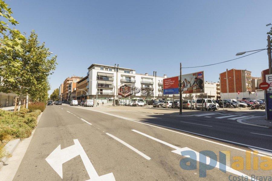 PARCEL.LA EN VENDA - GIRONA EIXAMPLE SUD / ZONA HIPERCOR