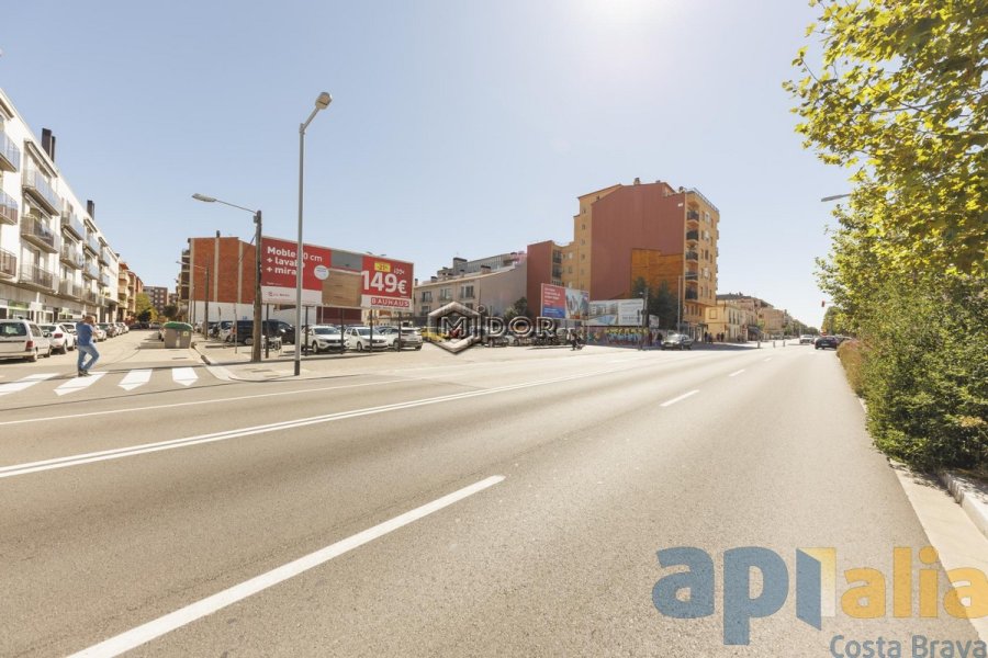 PARCEL.LA EN VENDA - GIRONA EIXAMPLE SUD / ZONA HIPERCOR