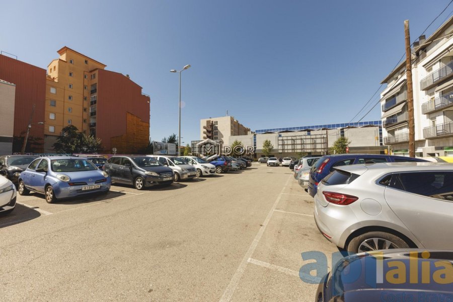 PARCEL.LA EN VENDA - GIRONA EIXAMPLE SUD / ZONA HIPERCOR