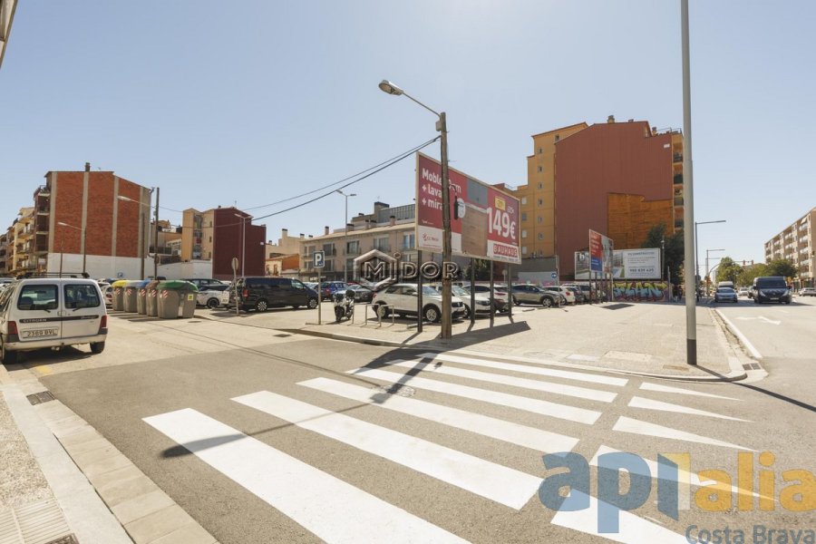 PARCEL.LA EN VENDA - GIRONA EIXAMPLE SUD / ZONA HIPERCOR