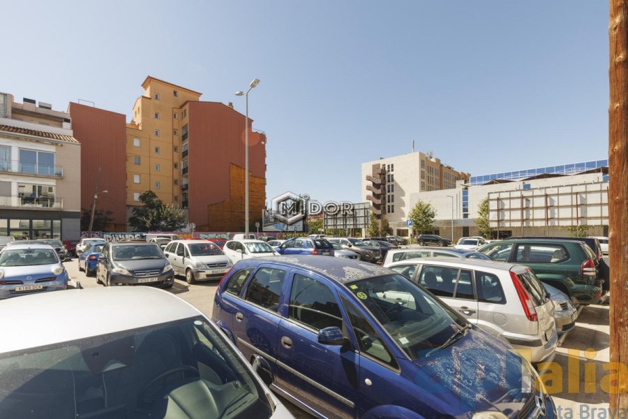 PARCEL.LA EN VENDA - GIRONA EIXAMPLE SUD / ZONA HIPERCOR
