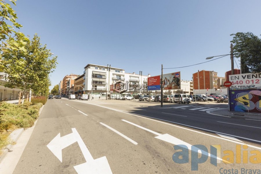 PARCEL.LA EN VENDA - GIRONA EIXAMPLE SUD / ZONA HIPERCOR