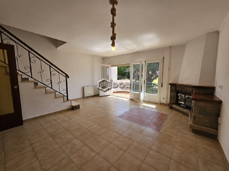 CASA ADOSSADA AMB VISTES A MAR (VOLTA AMETLLER)