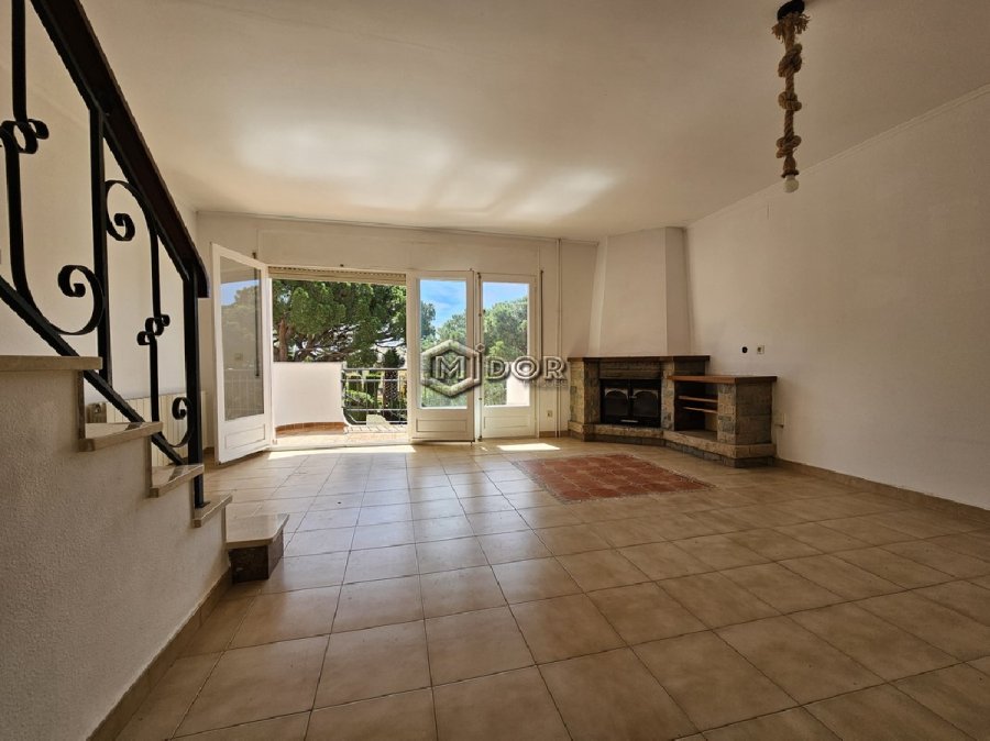 CASA ADOSSADA AMB VISTES A MAR (VOLTA AMETLLER)