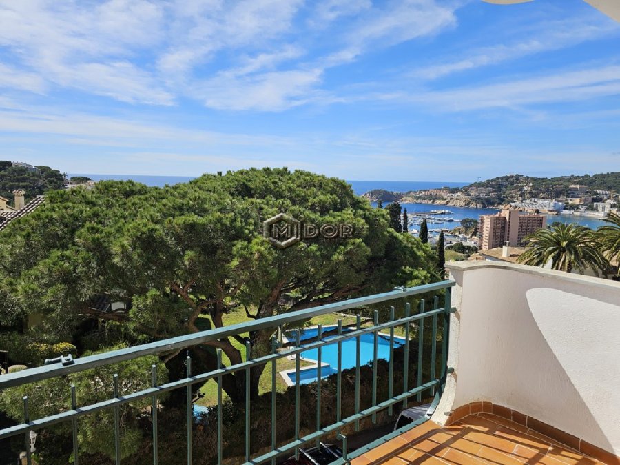 CASA ADOSSADA AMB VISTES A MAR (VOLTA AMETLLER)