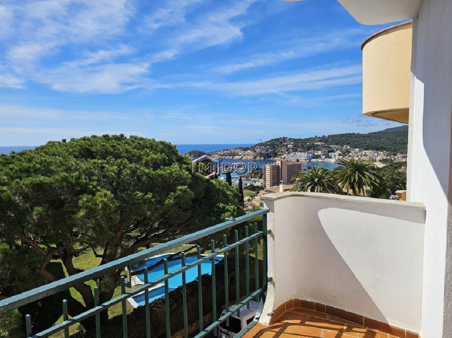 CASA ADOSSADA AMB VISTES A MAR (VOLTA AMETLLER)
