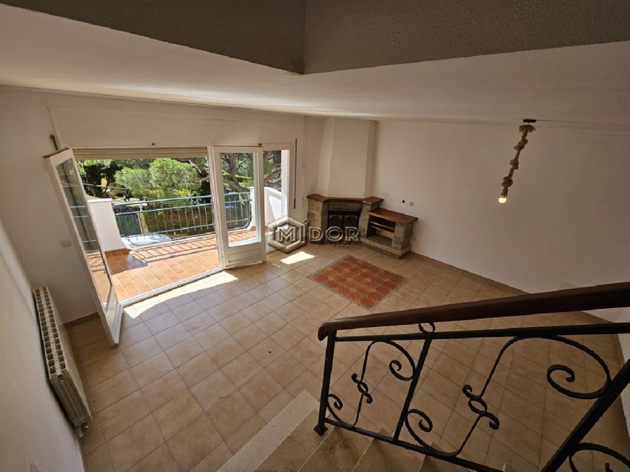 CASA ADOSSADA AMB VISTES A MAR (VOLTA AMETLLER)
