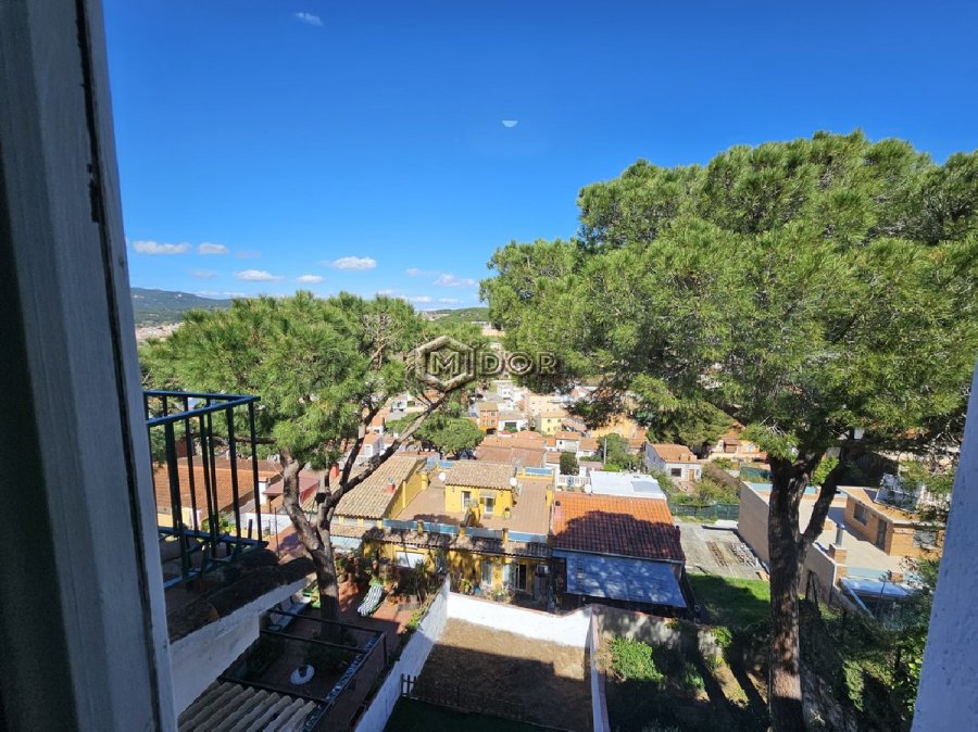 CASA ADOSSADA AMB VISTES A MAR (VOLTA AMETLLER)