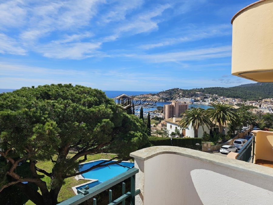 CASA ADOSSADA AMB VISTES A MAR (VOLTA AMETLLER)