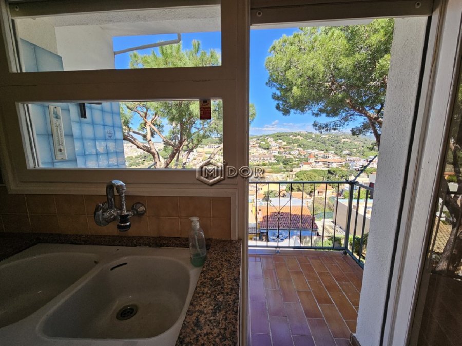 CASA ADOSSADA AMB VISTES A MAR (VOLTA AMETLLER)