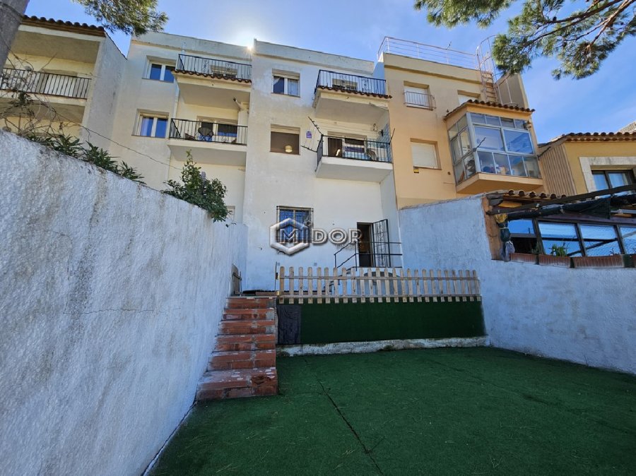 CASA ADOSSADA AMB VISTES A MAR (VOLTA AMETLLER)