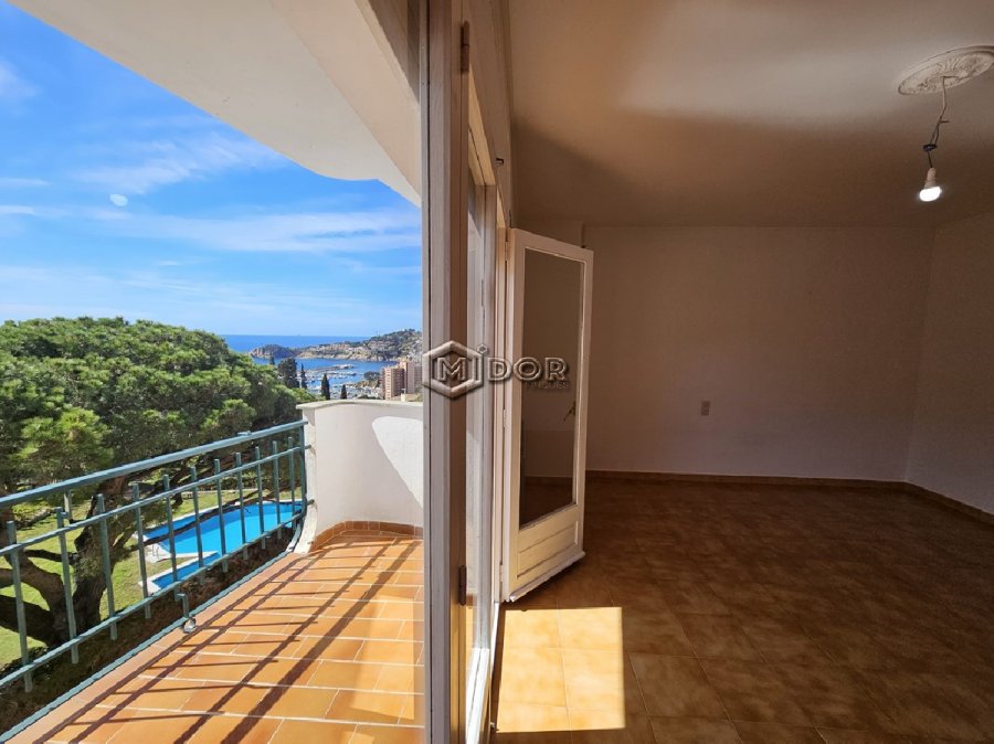 CASA ADOSSADA AMB VISTES A MAR (VOLTA AMETLLER)