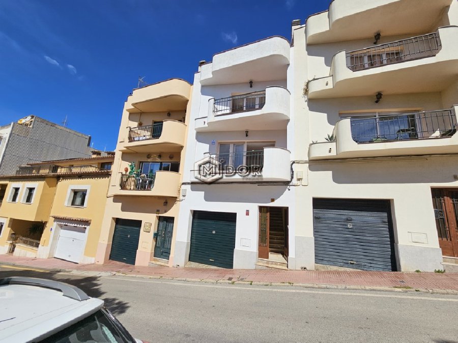 CASA ADOSSADA AMB VISTES A MAR (VOLTA AMETLLER)