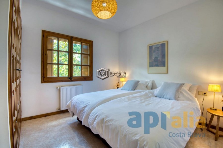 CASA EN VESCOMTAT DE CABANYES (CALONGE) - DISPOSA DE LLICÈNCIA TURÍSTICA