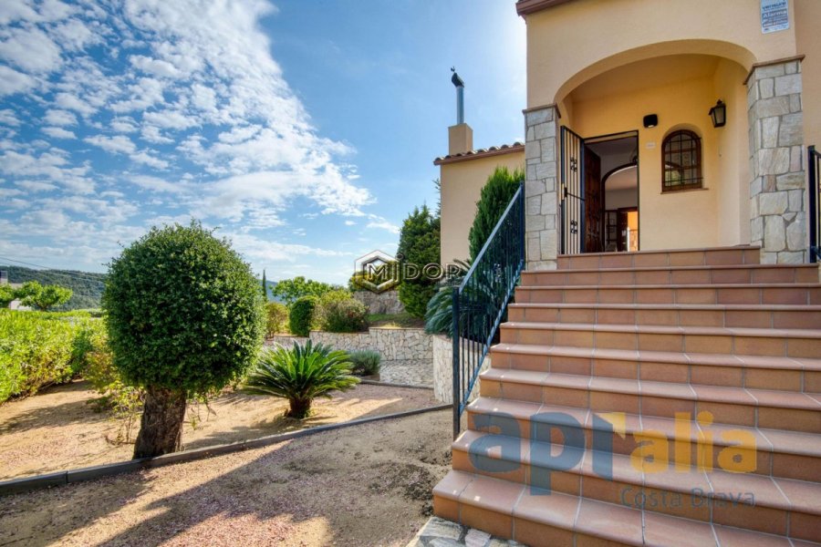 CASA EN VESCOMTAT DE CABANYES (CALONGE) - DISPOSA DE LLICÈNCIA TURÍSTICA