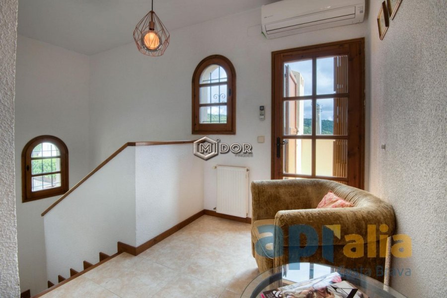 CASA EN VESCOMTAT DE CABANYES (CALONGE) - DISPOSA DE LLICÈNCIA TURÍSTICA