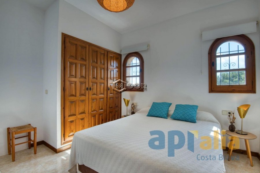 CASA EN VESCOMTAT DE CABANYES (CALONGE) - DISPOSA DE LLICÈNCIA TURÍSTICA