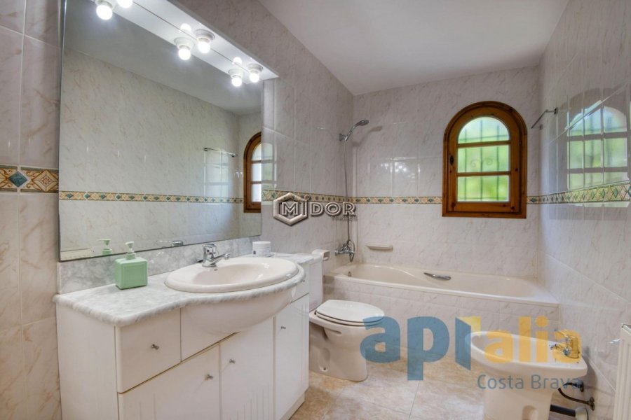 CASA EN VESCOMTAT DE CABANYES (CALONGE) - DISPOSA DE LLICÈNCIA TURÍSTICA