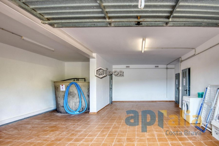 CASA EN VESCOMTAT DE CABANYES (CALONGE) - DISPOSA DE LLICÈNCIA TURÍSTICA