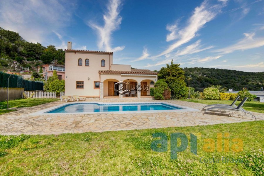 CASA EN VESCOMTAT DE CABANYES (CALONGE) - DISPOSA DE LLICÈNCIA TURÍSTICA