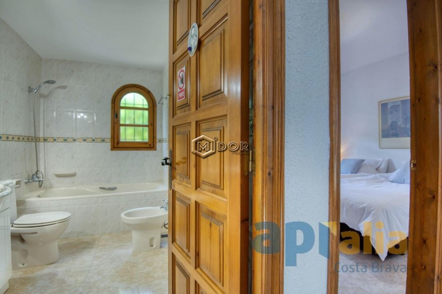CASA EN VESCOMTAT DE CABANYES (CALONGE) - DISPOSA DE LLICÈNCIA TURÍSTICA