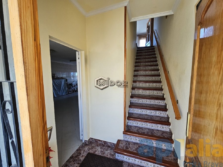 CASA ADOSSADA EN VENDA A ZONA TRANQUIL·LA DE PALAMÓS
