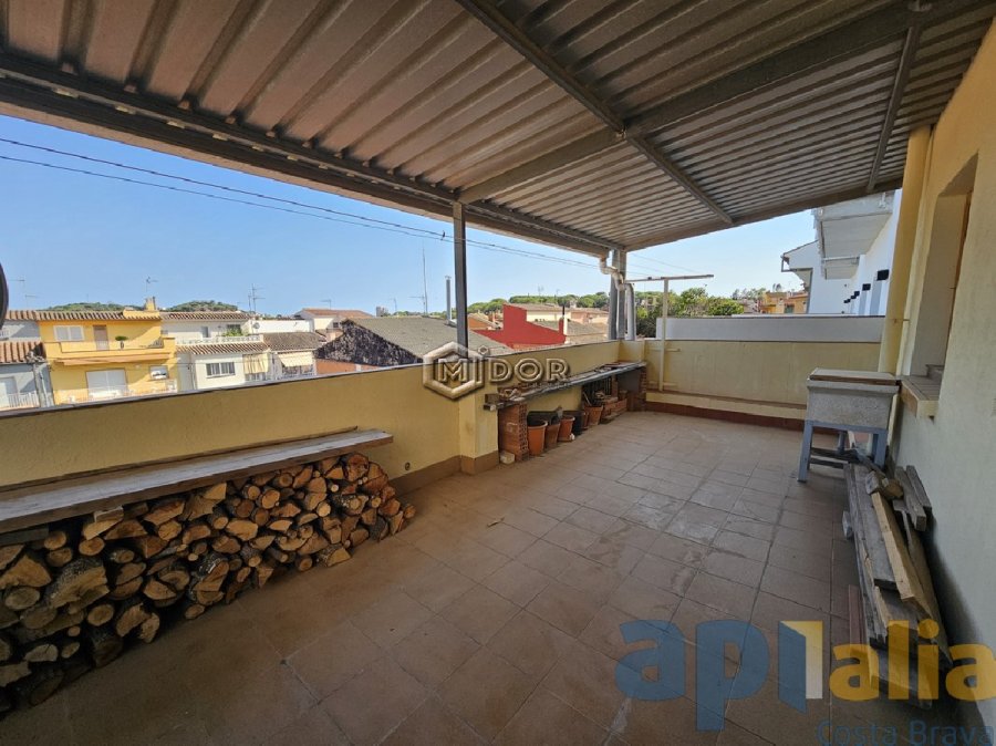 CASA ADOSSADA EN VENDA A ZONA TRANQUIL·LA DE PALAMÓS