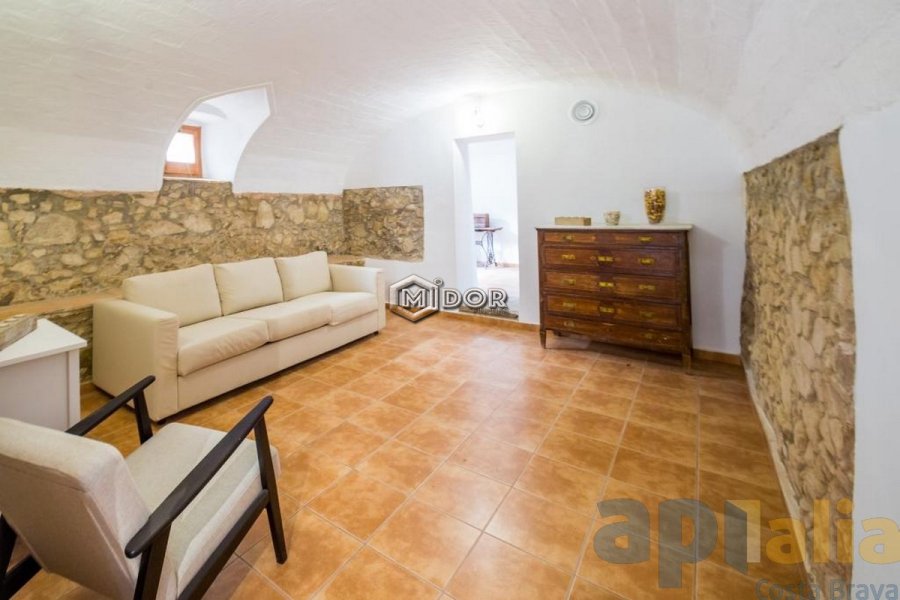 MASIA REFORMADA A ST. ANTONI DE CALONGE (ST. DANIEL)