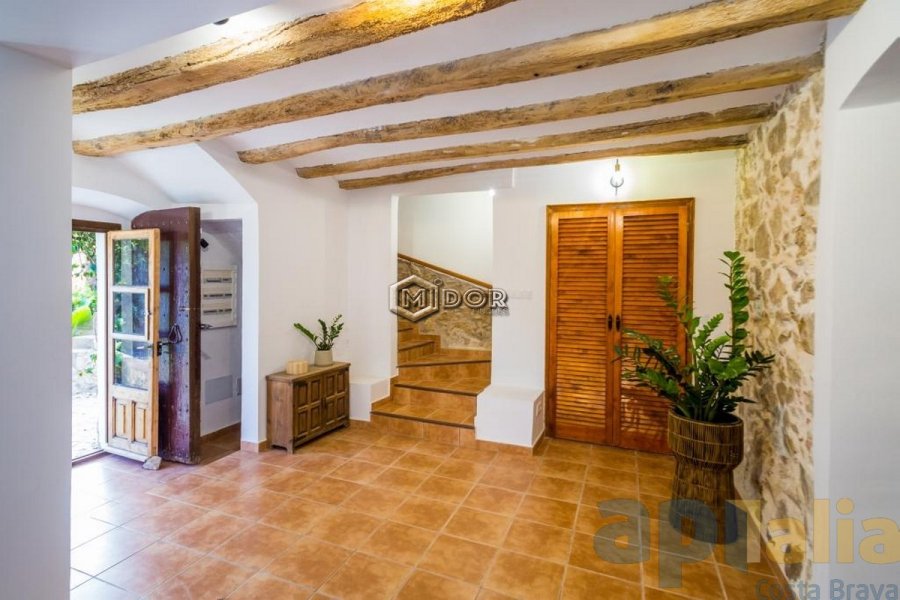 MASIA REFORMADA A ST. ANTONI DE CALONGE (ST. DANIEL)