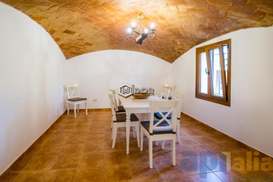 MASIA REFORMADA A ST. ANTONI DE CALONGE (ST. DANIEL)